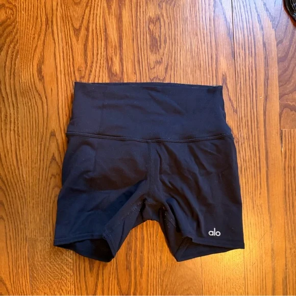 Alo Biker Shorts - Picture 1 of 3